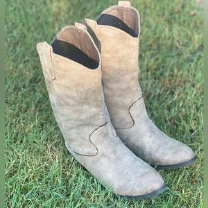 Mossimo brown/gray/taupe size 9 western style boots flexible fabric